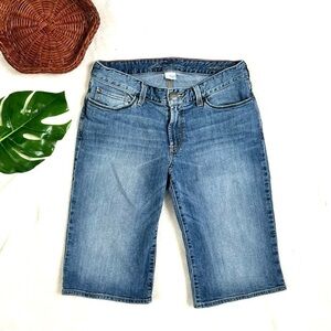 Eddie Bauer Y2K Slightly Curvy Bermuda Medium Wash Cotton Denim Shorts Size 6